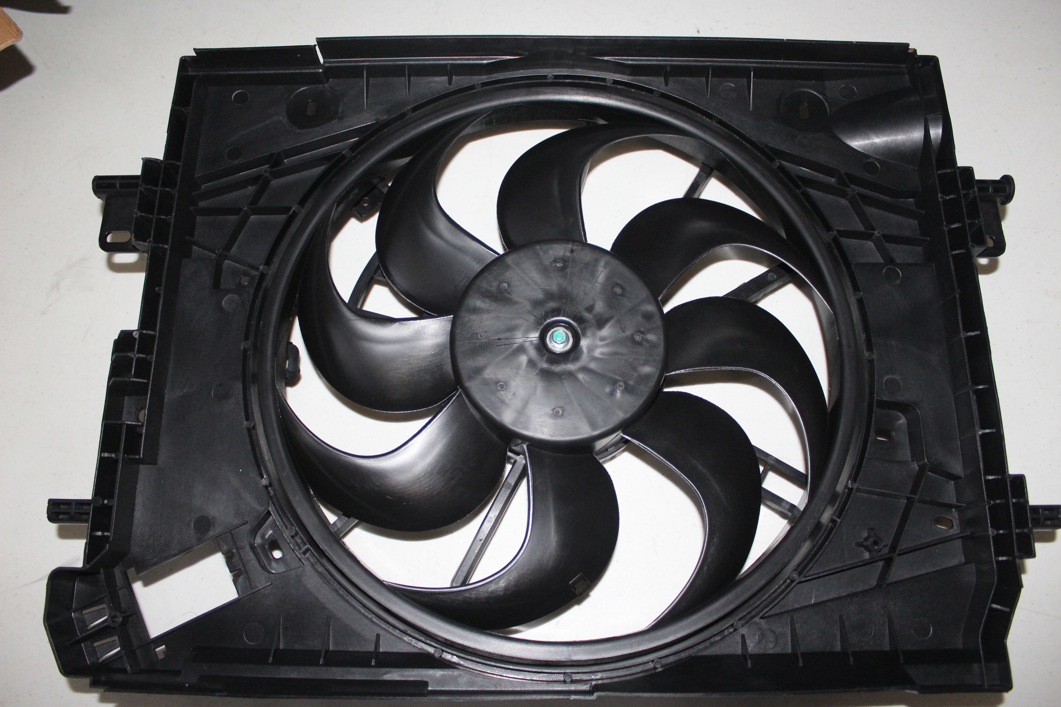 MOTOVENTILADOR RENAULT OROCH 1.6 2019-2024  DUSTER 1.6 2017-2020 SANDERO 1.6 2010-2020 LOGAN 2015-2019